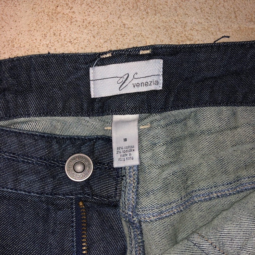 Jeans - Picture 3 of 5